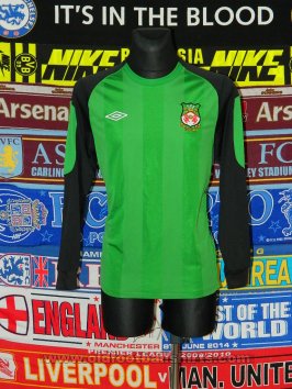 Wrexham Goalkeeper football shirt 2010 - 2011