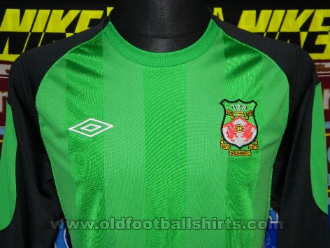 Wrexham Goalkeeper football shirt 2010 - 2011