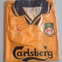 Wrexham Away football shirt 1998 - 1999 sponsored by Carlsberg
