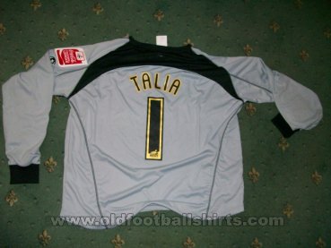 Wycombe Wanderers Goalkeeper football shirt 2006 - 2007