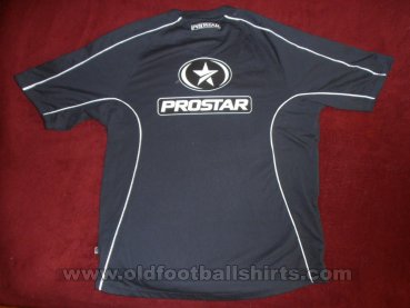 Wycombe Wanderers Training/Leisure football shirt (unknown year)