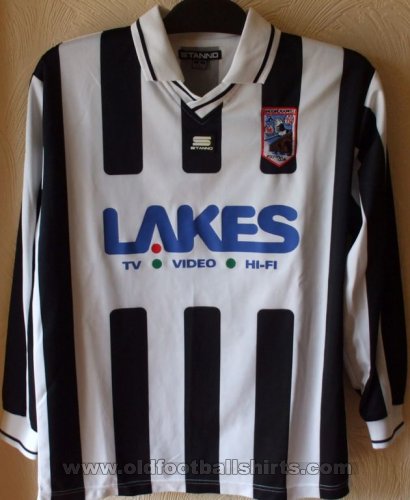 Maidenhead United Home football shirt 2004 - 2005