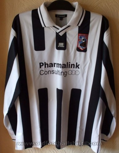 Maidenhead United Home football shirt 2005 - 2006