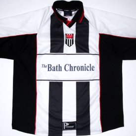 Bath City Home football shirt 2002 - 2003 sponsored by The Bath Chronicle
