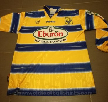 Sint-Truiden Home football shirt 1998 - 1999
