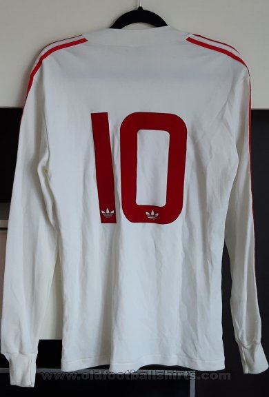Standard Liege Away football shirt 1977 - 1978