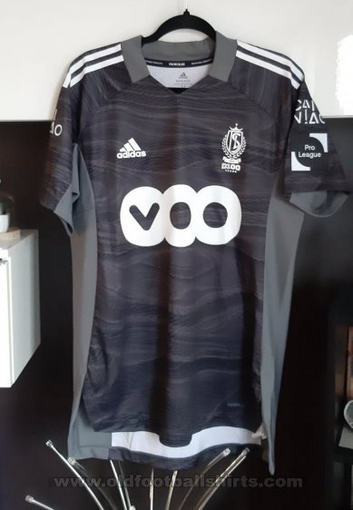 Standard Liege Goalkeeper football shirt 2021 - 2022