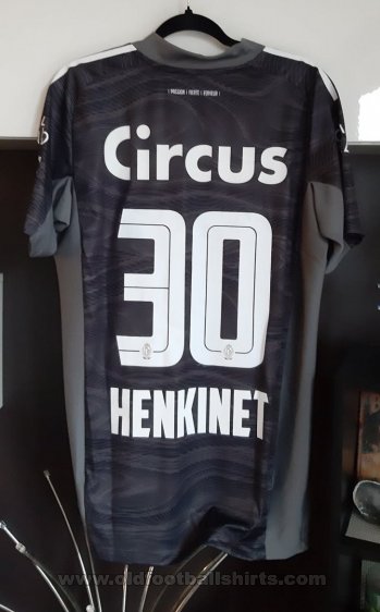 Standard Liege Goalkeeper football shirt 2021 - 2022