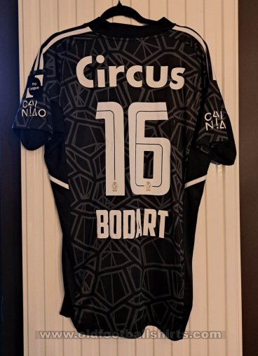 Standard Liege Goalkeeper football shirt 2022 - 2023