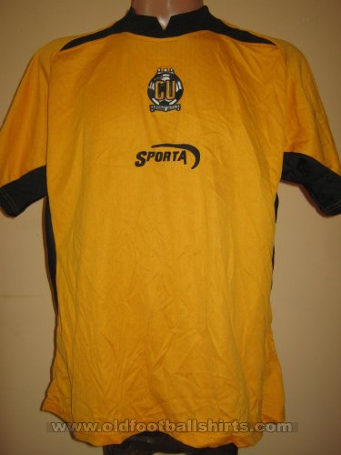Cambridge United Training/Leisure football shirt 2003 - 2005
