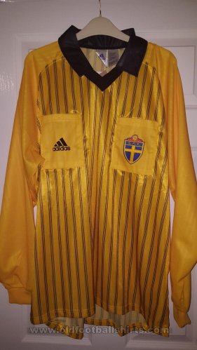 Referees Special football shirt 1998 - 1999