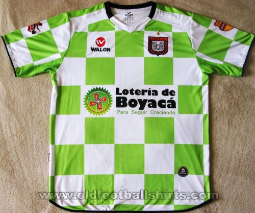 Boyacá Chicó F.C. Home football shirt 2012