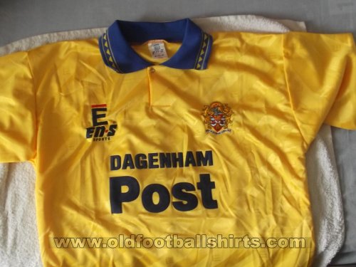 Dagenham & Redbridge Away football shirt 1994 - 1996