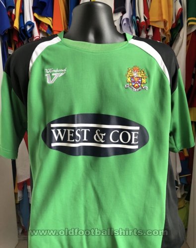 Dagenham & Redbridge Away football shirt 2010 - 2012