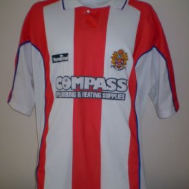 Dagenham & Redbridge Home football shirt 2001 - 2003 sponsored by Compass Plumbing & Heating Supplies