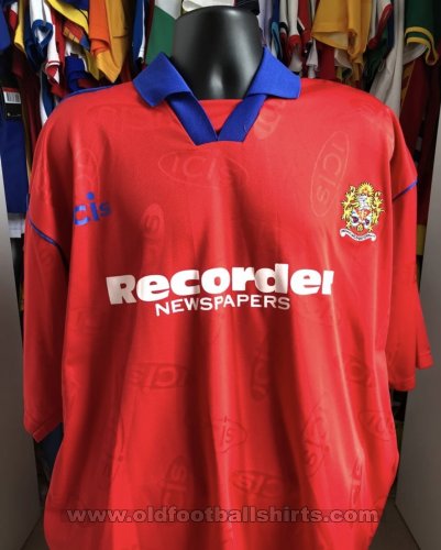 Dagenham & Redbridge Home football shirt 1997 - 1998