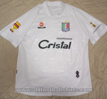 Once Caldas Home football shirt 2009